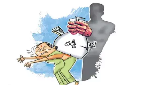 Suryapeta: మైక్రో పడగ..! పల్లెల్లో పుంజుకుంటున్న మైక్రోఫైనాన్స్ దందా