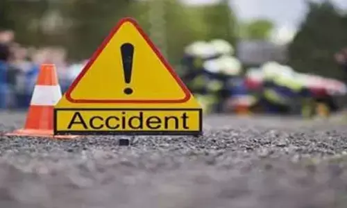 Car Accident: భువనగిరి హైవేపై ఘోర రోడ్డు ప్రమాదం.. ఇద్దరు మృతి