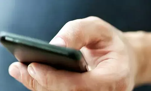 యువకుడిని ‘చావు’ దెబ్బకొట్టిన సెల్ ఫోన్