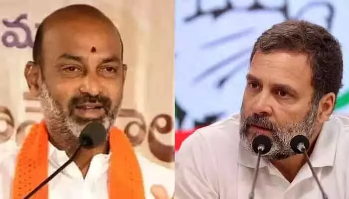 Bandi Sanjay : రాహుల్ గాంధీ అభినందనలపై బండి సంజయ్ విసుర్లు Bandi Sanjay : రాహుల్ గాంధీ అభినందనలపై బండి సంజయ్ విసుర్లు