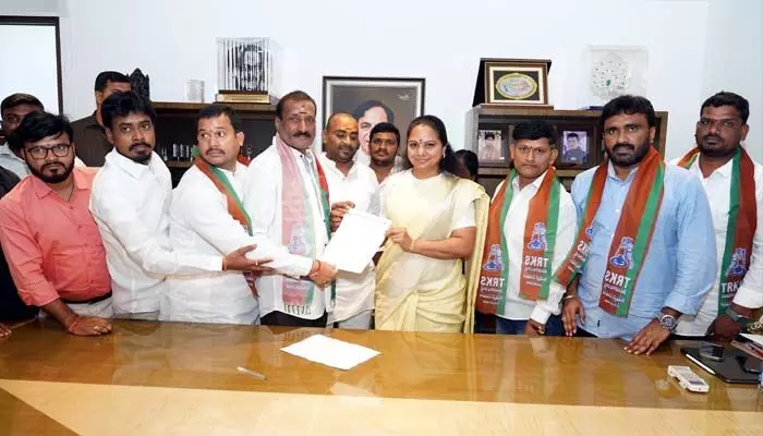 MLC Kavitha: బీసీ కులగణనపై బీజేపీ వైఖరి చెప్పాలి.. ఎమ్మెల్సీ కవిత డిమాండ్ MLC Kavitha: బీసీ కులగణనపై బీజేపీ వైఖరి చెప్పాలి.. ఎమ్మెల్సీ కవిత డిమాండ్