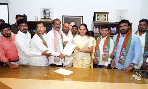 MLC Kavitha: బీసీ కులగణనపై బీజేపీ వైఖరి చెప్పాలి.. ఎమ్మెల్సీ కవిత డిమాండ్