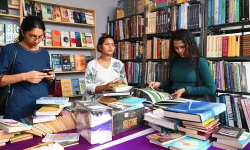 Hyderabad Book Fair : డిజిటల్‌ యుగంలోనూ బుక్స్‌కు అద్భుత ఆదరణ