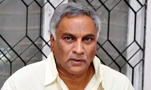 సాఫ్ట్వేర్ వాళ్ళతో పోలిక సరికాదు : తమ్మారెడ్డి భరద్వాజ