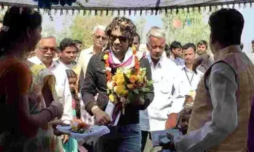Aditya Om: గిరిజన గ్రామాలకు అండగా హీరో.. స్వచ్చమైన నీటిని అందిస్తానని ప్రతిజ్ఞ