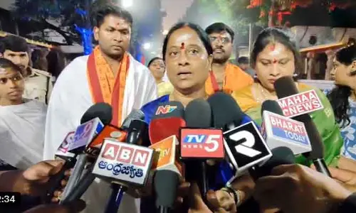 మాకు ప్రాధాన్యత ఇవ్వండి: శ్రీశైలంలో మంత్రి కొండా సురేఖ హాట్ కామెంట్స్