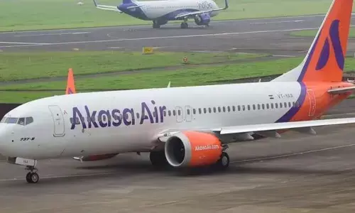 Akasa Air: ఇద్దరు ఆకాసా ఎయిర్ ట్రెయినింగ్ డైరెక్టర్లను సస్పెండ్ చేసిన డీజీసీఏ