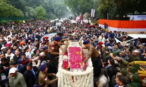 Manmohan Singh: నీచ రాజకీయాలు చేయడం మానుకోవాలి.. మన్మోహన్ స్మారకంపై బీజేపీ ఘాటు వ్యాఖ్యలు