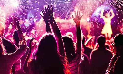 New Year : న్యూ ఇయర్‌‌ సెలబ్రేషన్స్.. మన దేశంలో ఎప్పటి నుంచి జరుపుకుంటున్నామో తెలుసా?