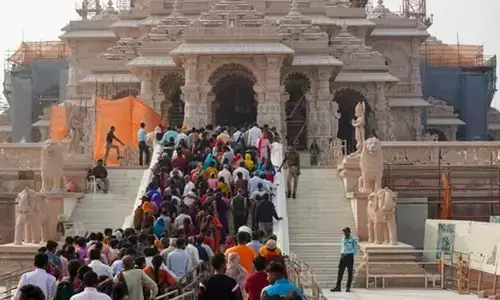 Ayodhya: న్యూ ఇయర్ వేళ ఆయోధ్యకు భారీగా సందర్శకులు.. హోటల్స్ అన్నీ ఫుల్!