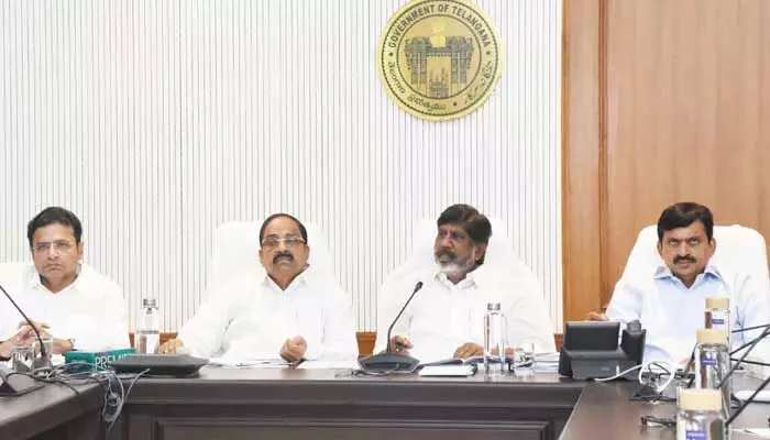 Congress: ముగిసిన కేబినెట్ సబ్ కమిటీ భేటీ.. రైతు భరోసాపై కీలక నిర్ణయం Congress: ముగిసిన కేబినెట్ సబ్ కమిటీ భేటీ.. రైతు భరోసాపై కీలక నిర్ణయం
