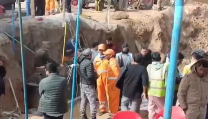 Accident: బస్సు బోల్తా పడి నలుగురి మృతి.. ఒడిశాలోని కోరాపుట్ జిల్లాలో ఘటన Accident: బస్సు బోల్తా పడి నలుగురి మృతి.. ఒడిశాలోని కోరాపుట్ జిల్లాలో ఘటన