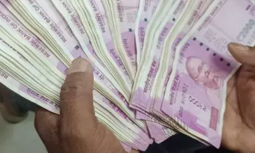 Currency Notes Scam: అక్రమంగా రూ. 2,000 నోట్ల మార్పిడి.. స్కామ్ సూత్రధారి పల్లీ వ్యాపారి