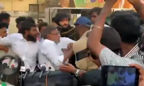 Drinker Sai: సినిమాలో మంతెనను కించపరిచేలా సీన్లు.. మూవీ డైరెక్టర్ పై దాడి