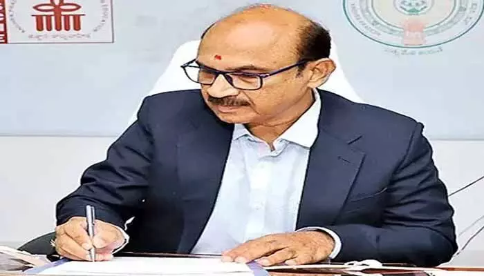 Kotha Madhumurthy: ఏపీ ఉన్నత విద్యామండలి ఛైర్మన్గా మధుమూర్తి బాధ్యతలు స్వీకరణ Kotha Madhumurthy: ఏపీ ఉన్నత విద్యామండలి ఛైర్మన్గా మధుమూర్తి బాధ్యతలు స్వీకరణ