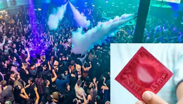 New Year Party : న్యూ ఇయర్ పార్టీ ఇన్విటేషన్లో కండోమ్స్.. షాకింగ్ ఘటన ఎక్కడంటే..? New Year Party : న్యూ ఇయర్ పార్టీ ఇన్విటేషన్లో కండోమ్స్.. షాకింగ్ ఘటన ఎక్కడంటే..?