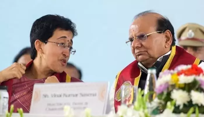 LG Saxena: అతిశీని తాత్కాలిక సీఎంగా అభివర్ణించడం బాధాకరం.. ఎల్జీ వీకే సక్సేనా LG Saxena: అతిశీని తాత్కాలిక సీఎంగా అభివర్ణించడం బాధాకరం.. ఎల్జీ వీకే సక్సేనా