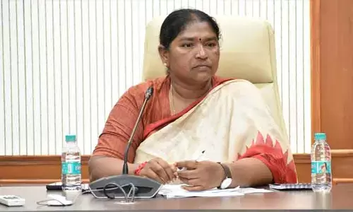 ఉపాధి హామీకి రామ్ రామ్.. 50 రోజులకు మించి పని లేదు.. కేంద్రంపై మంత్రి సీతక్క ఆగ్రహం