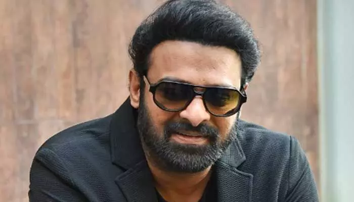 Prabhas: జీవితాన్ని నాశనం చేసుకోకండి డార్లింగ్స్.. న్యూఇయర్ వేళ ప్రభాస్ స్పెషల్ వీడియో Prabhas: జీవితాన్ని నాశనం చేసుకోకండి డార్లింగ్స్.. న్యూఇయర్ వేళ ప్రభాస్ స్పెషల్ వీడియో