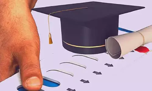 Teacher, Graduate Voters: పెరిగిన ‘టీచర్, గ్రాడ్యుయేట్’ ఓటర్లు.. కరీంనగర్ పట్టభద్రుల సెగ్మెంట్లో 3.41 లక్షలు