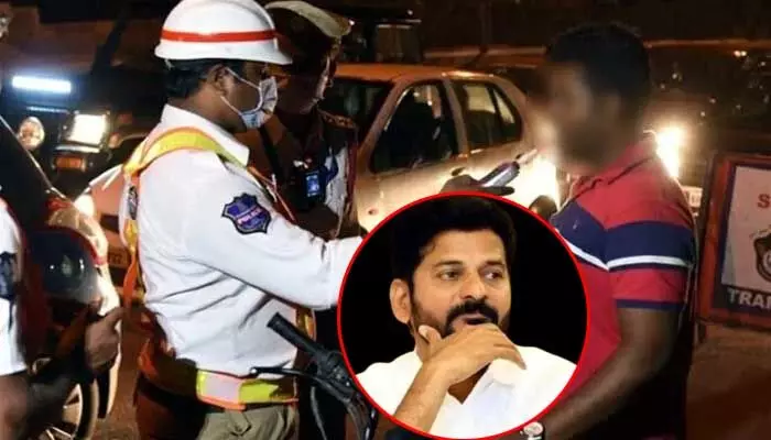 రేవంత్ అన్న తాలూకా.. బరాబర్ తాగుతా.. అర్థరాత్రి మందుబాబు హంగామా! రేవంత్ అన్న తాలూకా.. బరాబర్ తాగుతా.. అర్థరాత్రి మందుబాబు హంగామా!
