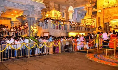 Yadagirigutta : యాదగిరిగుట్టలో కొత్త సంవత్సరం రద్దీ