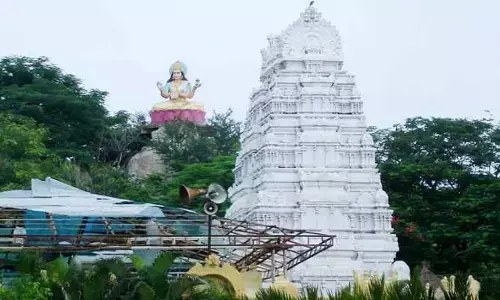 Basara Temple: న్యూ ఇయర్ ఎఫెక్ట్.. భక్తులతో కిక్కిరిసిన బాసర జ్ఞాన సరస్వతీ ఆలయం