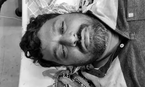 న్యూ ఇయర్ వేళ అందరూ కేకులు కట్ చేస్తే.. ఇక్కడ మాత్రం గొంతు కోసి సెలబ్రేట్