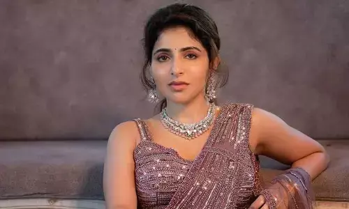 ట్రెడిషినల్ లుక్‌లో మెరిసిపోతున్న యంగ్ హీరోయిన్.. వావ్ సూపర్ అంటూ నెటిజన్ల కామెంట్స్