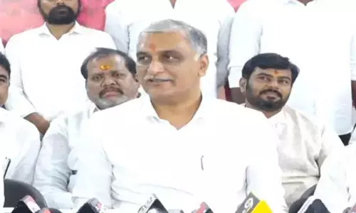 BRS: ప్రజల బతుకు మారుస్తానని లోగోలు మారుస్తున్నడు.. హరీష్ రావు హాట్ కామెంట్స్