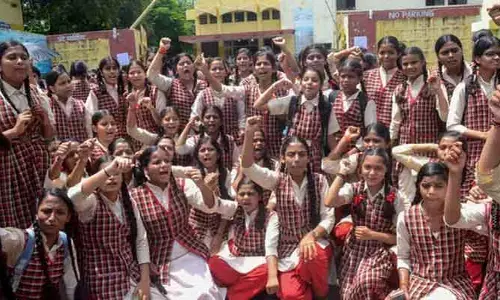 CMR కళాశాల ఘటనపై మహిళా కమిషన్ సీరియస్