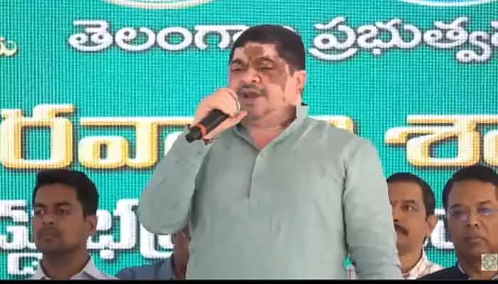 Minister Ponnam : రోడ్డు భద్రత అందరి బాధ్యత : మంత్రి పొన్నం Minister Ponnam : రోడ్డు భద్రత అందరి బాధ్యత : మంత్రి పొన్నం