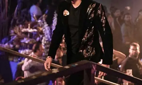 స్టైలీష్ లుక్‌లో దర్శనమిచ్చిన అక్కినేని హీరో.. ఆకట్టుకుంటున్న పోస్ట్