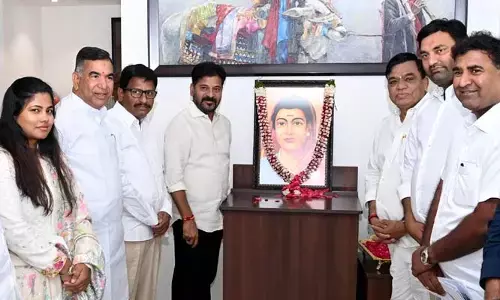 Savitribai: సావిత్రిబాయి పూలే ఆశయాలకు ప్రజా ప్రభుత్వం కట్టుబడి ఉంది: సీఎం రేవంత్ నివాళులు