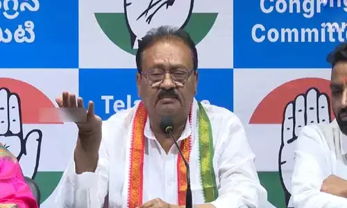 Shabbir Ali: కేసీఆర్ ఫ్యామిలీకి ఇన్ని ఆస్తులు ఎక్కడివి.. కాంగ్రెస్ నేత హాట్ కామెంట్స్