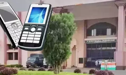 Visakha Central Jail:విశాఖ సెంట్రల్ జైల్లో మరో మొబైల్ కలకలం