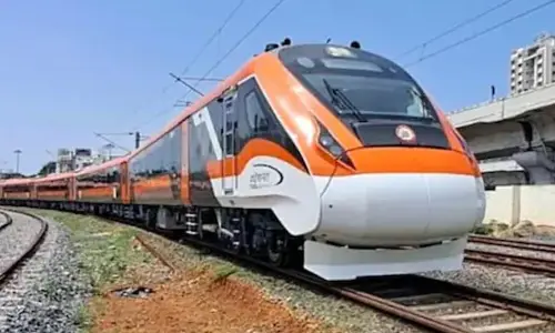 Vande Bharat: వందే భారత్ స్లీపర్ ట్రైన్ అదుర్స్.. ట్రయల్ రన్‌లో 180 కేఎంపీహెచ్ అందుకున్న రైలు