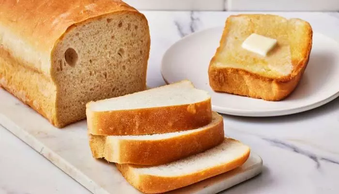 Bread: రోజూ బ్రెడ్ తినేవారు వీటి గురించి తప్పక తెలుసుకోవాలి! Bread: రోజూ బ్రెడ్ తినేవారు వీటి గురించి తప్పక తెలుసుకోవాలి!