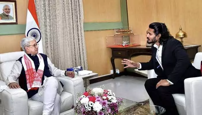 Nikhil Siddharth: తెలంగాణ రాష్ట్ర గవర్నర్ను కలిసిన హీరో నిఖిల్.. (పోస్ట్) Nikhil Siddharth: తెలంగాణ రాష్ట్ర గవర్నర్ను కలిసిన హీరో నిఖిల్.. (పోస్ట్)