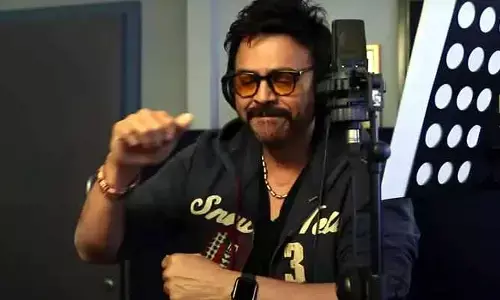 Venkatesh : మూడు వేలకు పైగా ఫ్యాన్స్‌తో ఓపికగా ఫొటోలు దిగిన స్టార్ హీరో... వావ్ గ్రేట్ అంటున్న నెటిజన్లు (వీడియో)