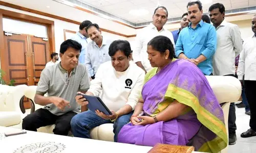 Minister Seethakka: మంత్రి సీతక్కతో కమెడియన్ అలీ భేటీ