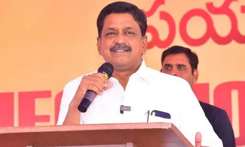 ‘మేము ఇచ్చిన హామీలు మాకు తెలుసు.. చెప్పాల్సిన అక్కర్లేదు’.. మంత్రి ఘాటు వ్యాఖ్యలు