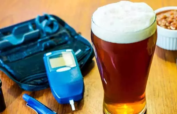 Alcohol effect : ఆల్కహాల్తో అనర్థాలు.. డయాబెటిస్ బాధితులకు మరింత రిస్క్! Alcohol effect : ఆల్కహాల్తో అనర్థాలు.. డయాబెటిస్ బాధితులకు మరింత రిస్క్!