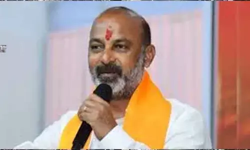 Bandi Sanjay : ఇందిరమ్మ అభయ హస్తం కాదు..భస్మాసుర హస్తం : కేంద్ర మంత్రి బండి సంజయ్