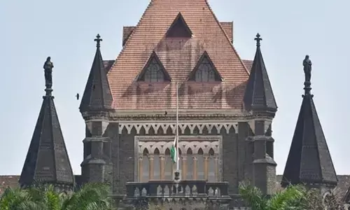 High court: అమ్మాయిని ఒక్కసారి మాత్రమే ఫాలో అయితే వేధించినట్టు కాదు.. బాంబే హైకోర్టు