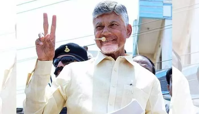 కాసేపట్లో కుప్పంకు చంద్రబాబు.. రెండు రోజుల పాటు పర్యటన కాసేపట్లో కుప్పంకు చంద్రబాబు.. రెండు రోజుల పాటు పర్యటన