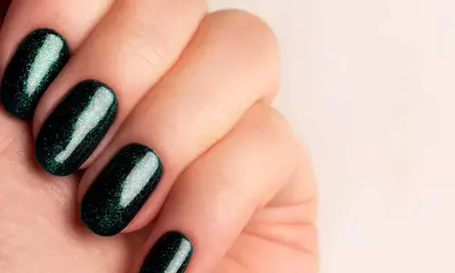 Nail Polish: వామ్మో.. ఈ నెయిల్ పాలిష్ ధర అక్షరాలా కోటి రూపాయలు.. దీని స్పెషల్ తెలిస్తే వావ్ అనాల్సిందే