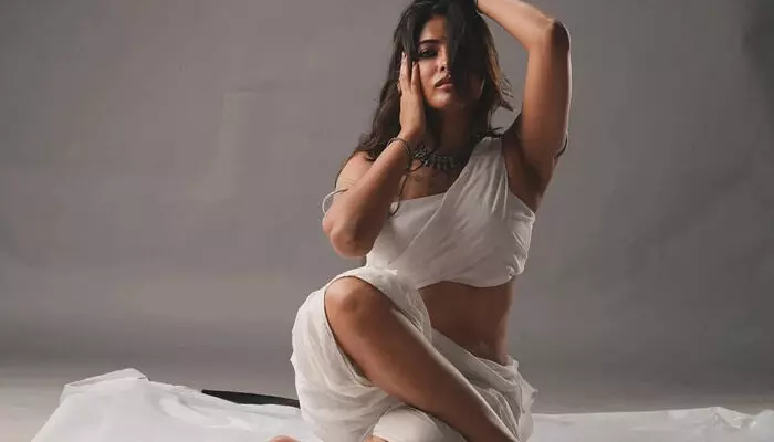 Divi Vadthya: వడ్డించా నేను చాలా నీకు అంటూ క్యాప్షన్ పెట్టి హాట్ ఫోటోస్ షేర్ చేసిన బిగ్ బాస్ దివి Divi Vadthya: వడ్డించా నేను చాలా నీకు అంటూ క్యాప్షన్ పెట్టి హాట్ ఫోటోస్ షేర్ చేసిన బిగ్ బాస్ దివి