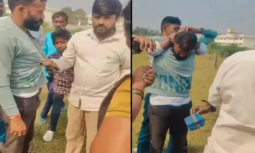 Kodad: డబ్బు లాక్కొని పరారైన దొంగ.. పట్టుకొని దేహశుద్ది చేసిన గ్రామస్థులు