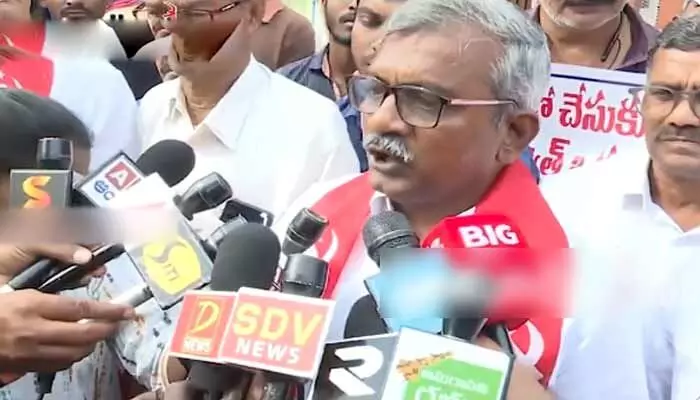 CPI: అదానీతో మోడీ, చంద్రబాబు, పవన్ కుమ్మక్కు.. సీపీఐ నేత హాట్ కామెంట్స్ CPI: అదానీతో మోడీ, చంద్రబాబు, పవన్ కుమ్మక్కు.. సీపీఐ నేత హాట్ కామెంట్స్